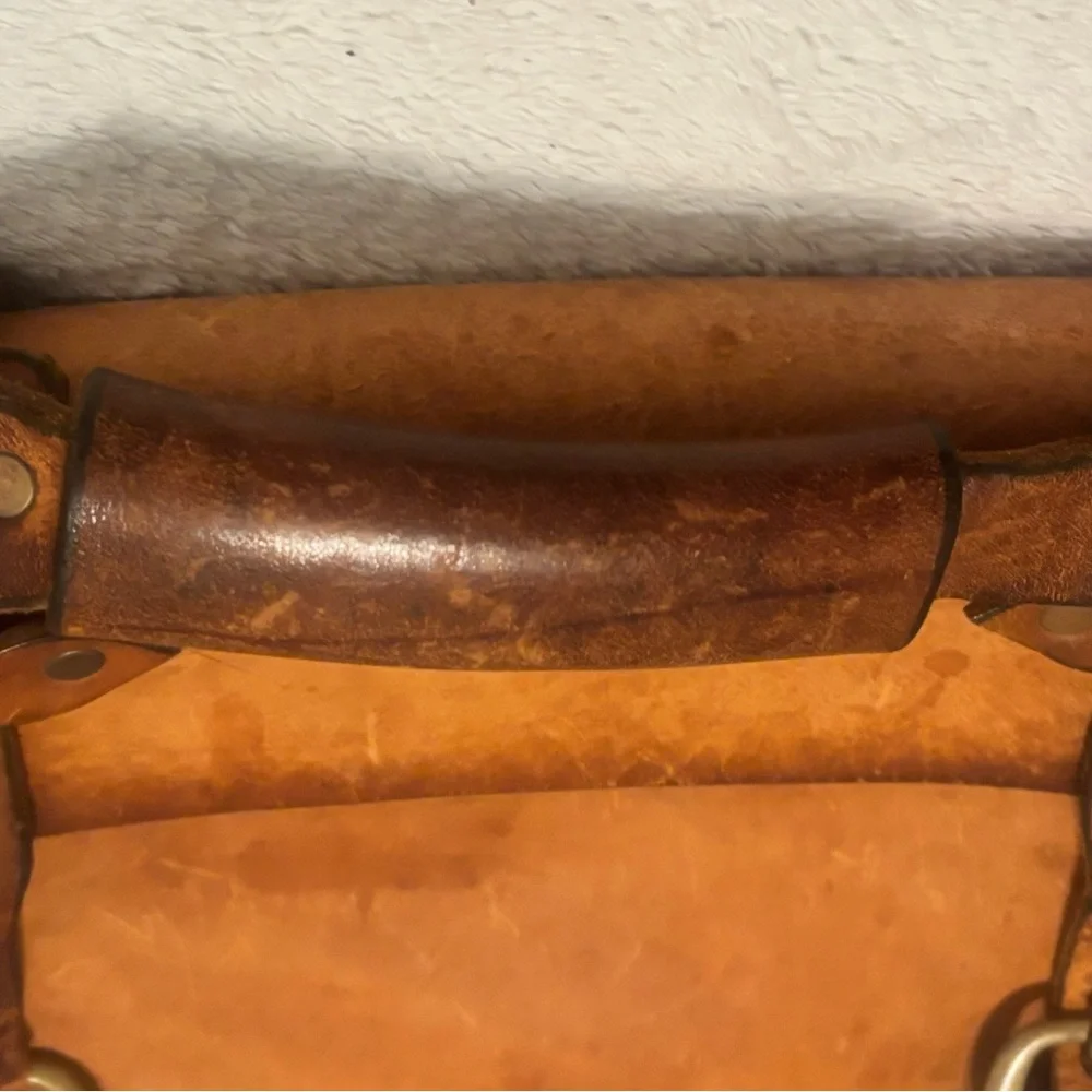 Vintage Leather Flap Over Gentlemen‘S Briefcase Inscribed GERALD B GRINDEY READ